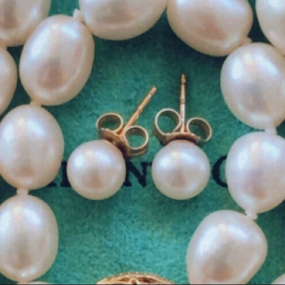 Pearl Earrings - Picture 4 of 4